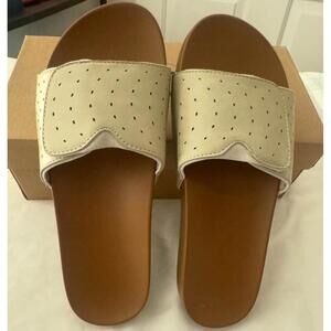 New Women’s size 5-6 comfort flats